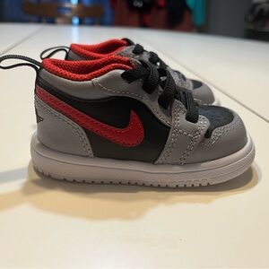 TODDLERS BABY NIKE AIR JORDAN 1 LOW ALT(TD) Black/Cement Grey size 4